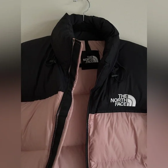 The North Face Nuptse Down Jacket
Grayish Pink / Black – Women’s XL (Korea) - Picture 6 of 14